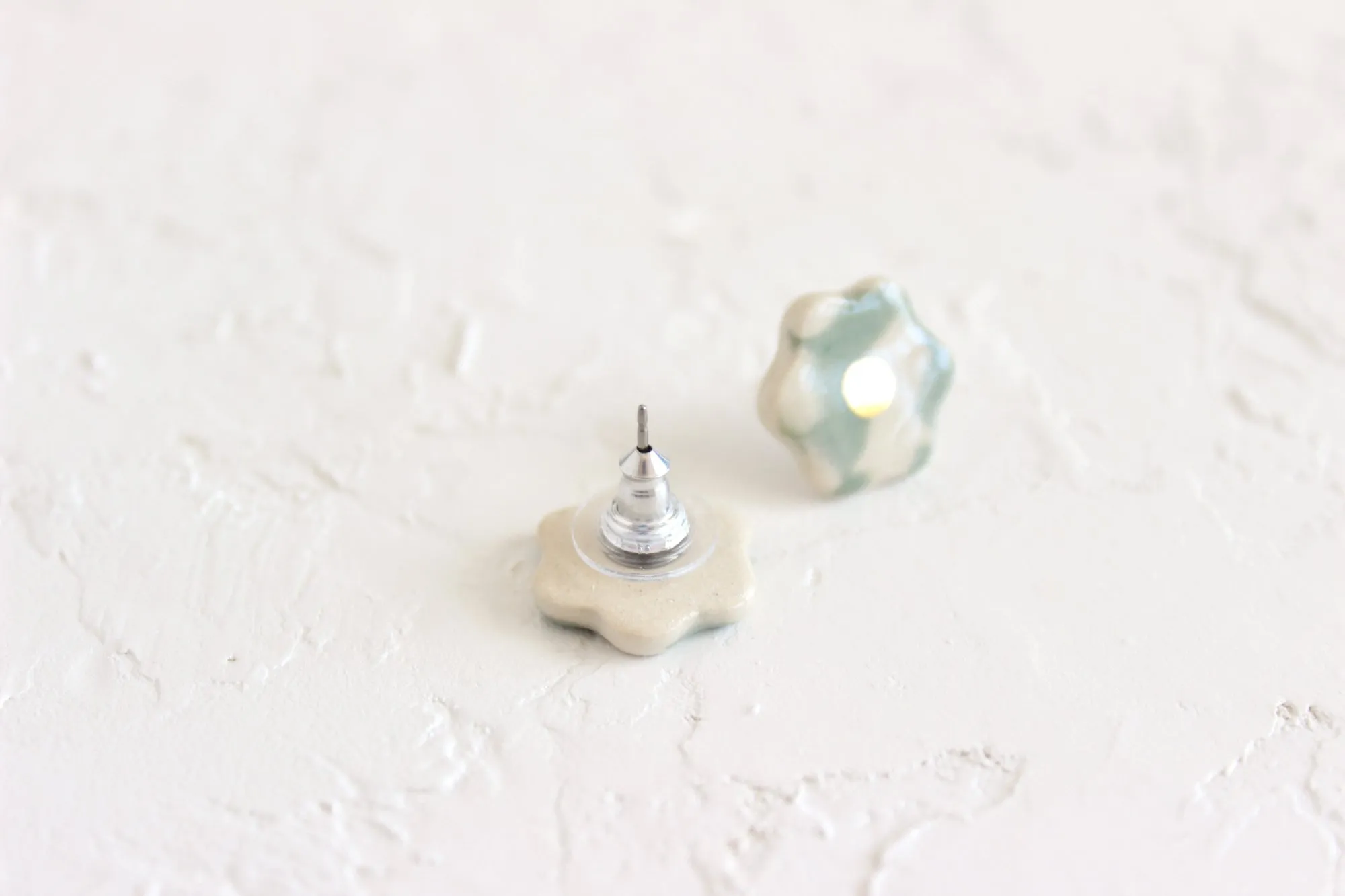 Checkered Flower Stud Earrings