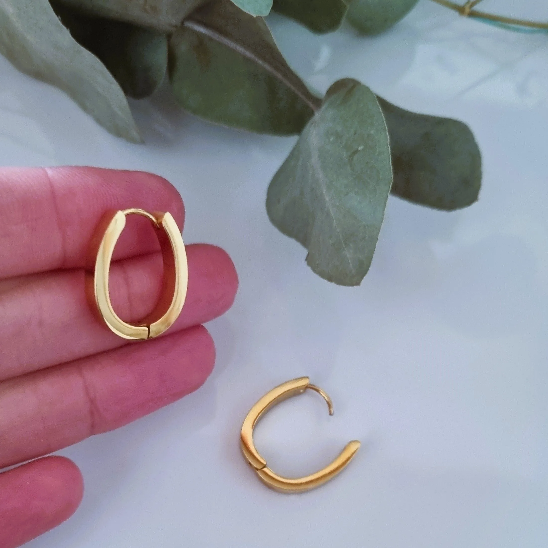 Oval earrings