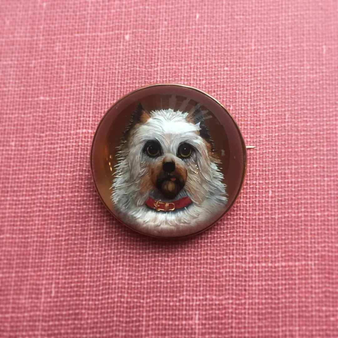 Reverse Crystal Intaglio Dog Brooch