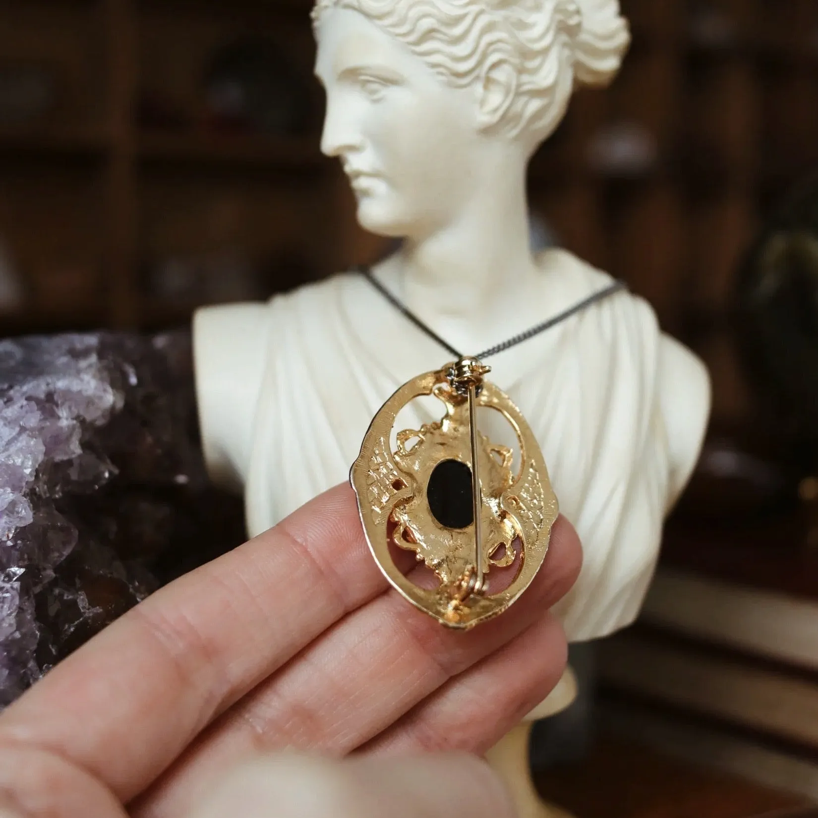 Vintage Reworked | Perdita Brooch / Necklace